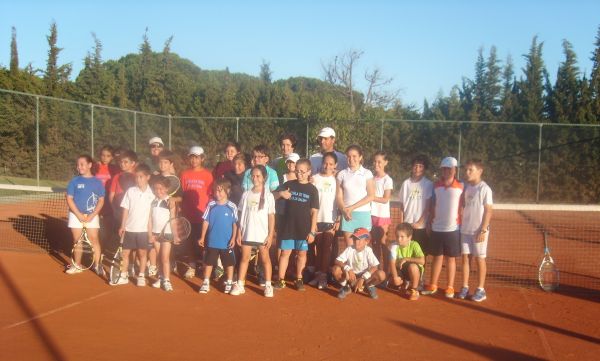 INTERCLUB EN TIERRA BATIDA. CLUB TENIS HEIT CHICLANA